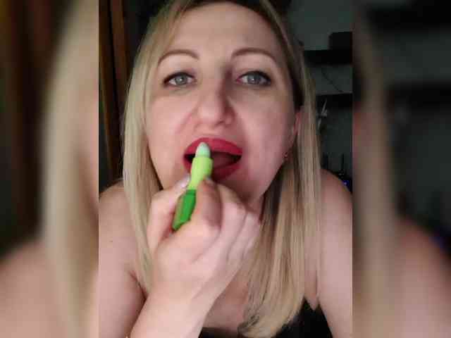 Nushka1984 webcam