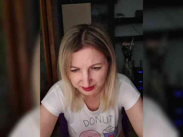 Nushka1984 webcam