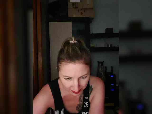 Nushka1984 webcam