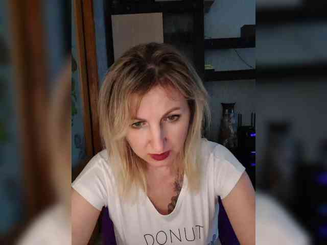 Nushka1984 webcam