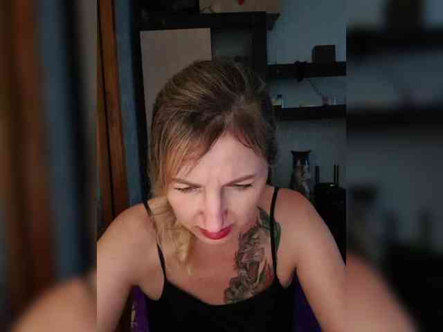 Nushka1984 webcam