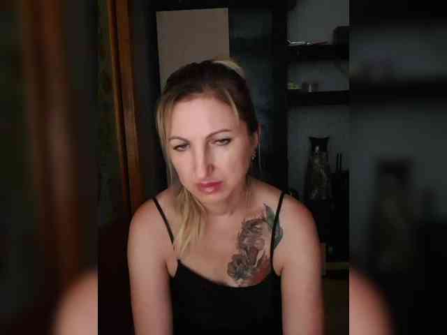 Nushka1984 webcam