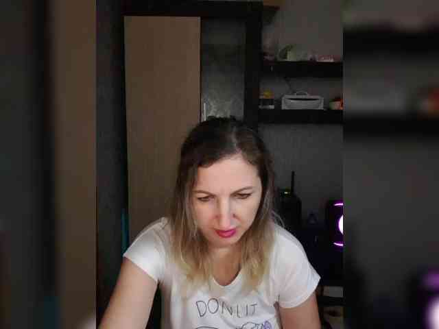 Nushka1984 webcam