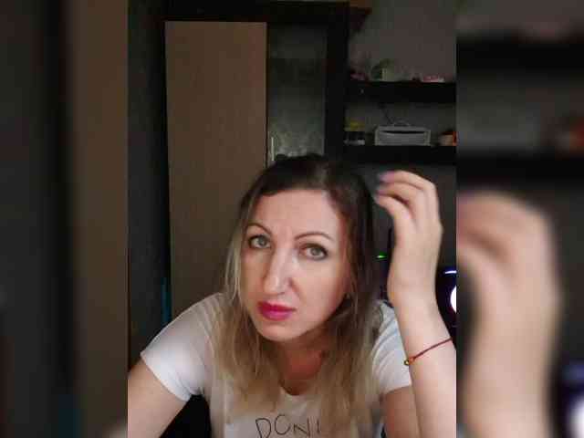 Nushka1984 webcam