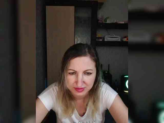 Nushka1984 webcam