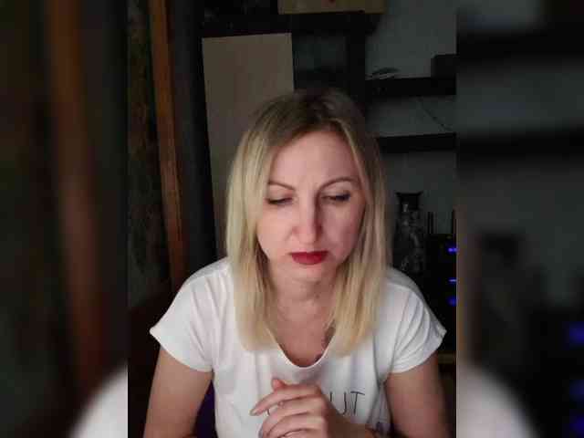Nushka1984 webcam