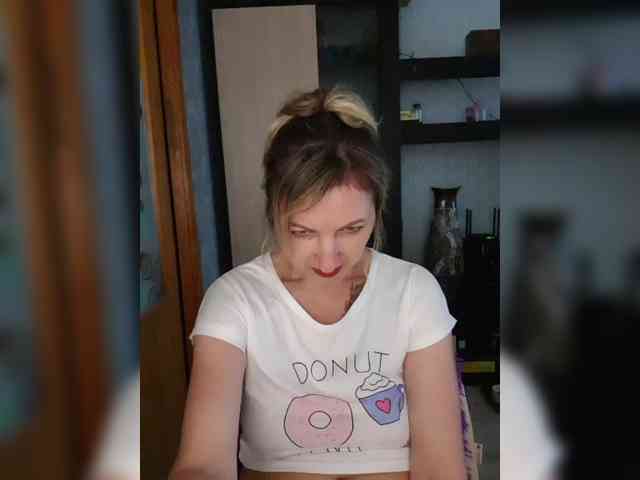 Nushka1984 webcam