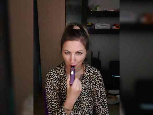 Nushka1984 webcam