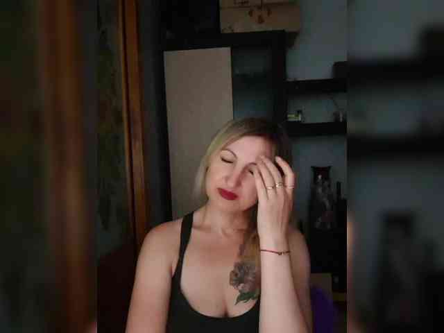 Nushka1984 webcam