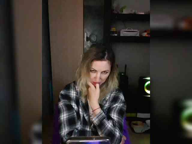 Nushka1984 webcam