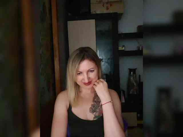 Nushka1984 webcam