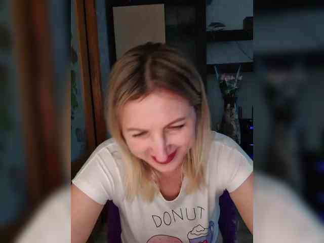 Nushka1984 webcam