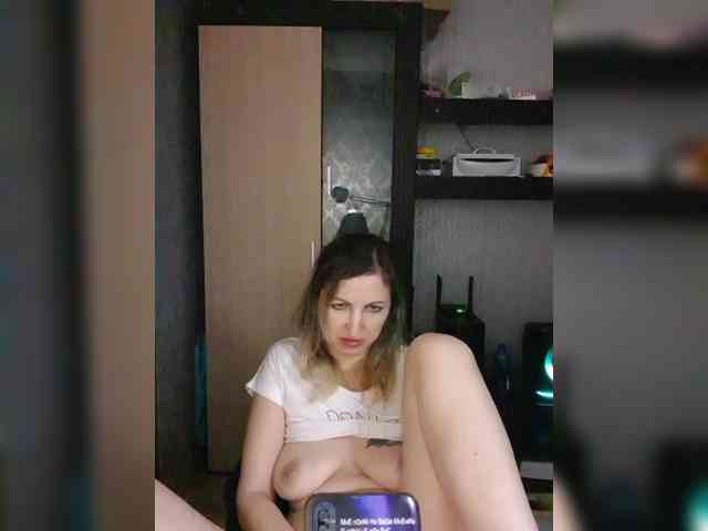 Nushka1984 webcam