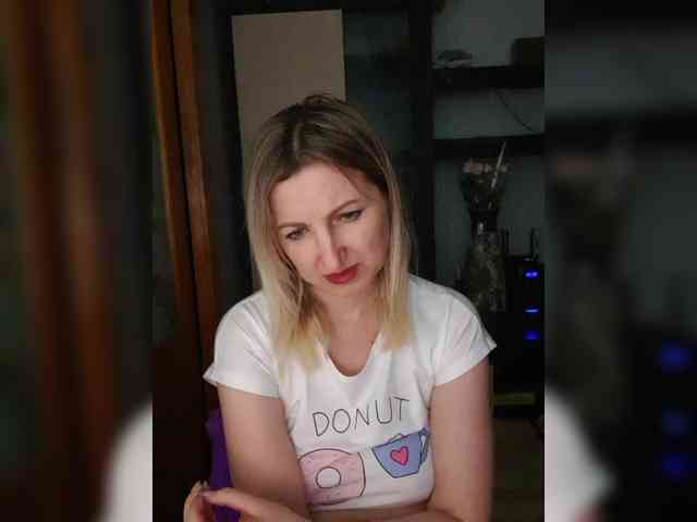Nushka1984 webcam