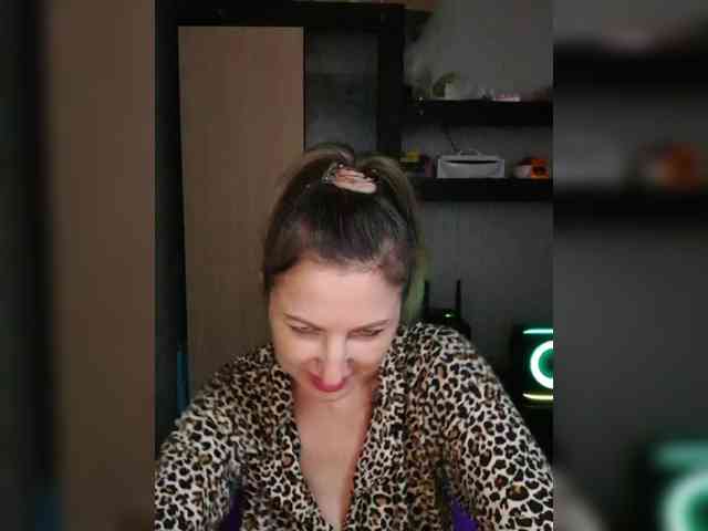 Nushka1984 webcam
