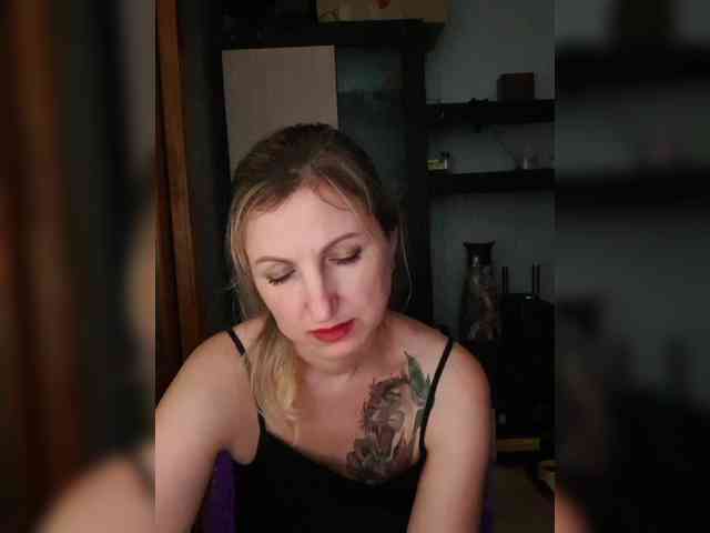 Nushka1984 webcam