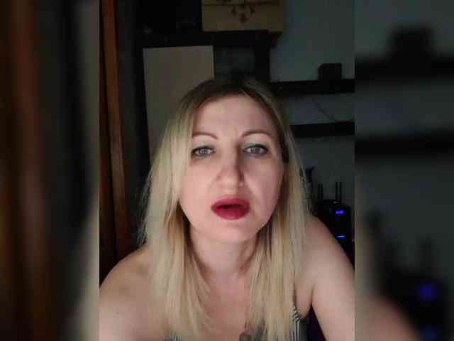 Nushka1984 webcam