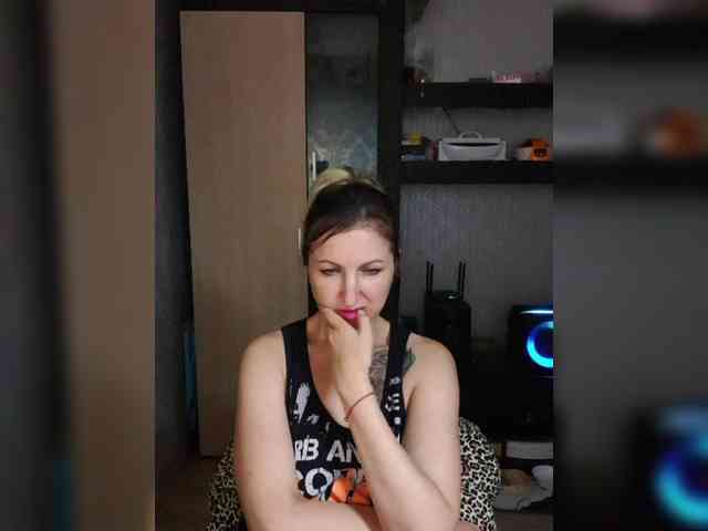 Nushka1984 webcam