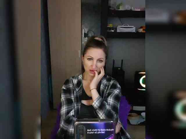 Nushka1984 webcam