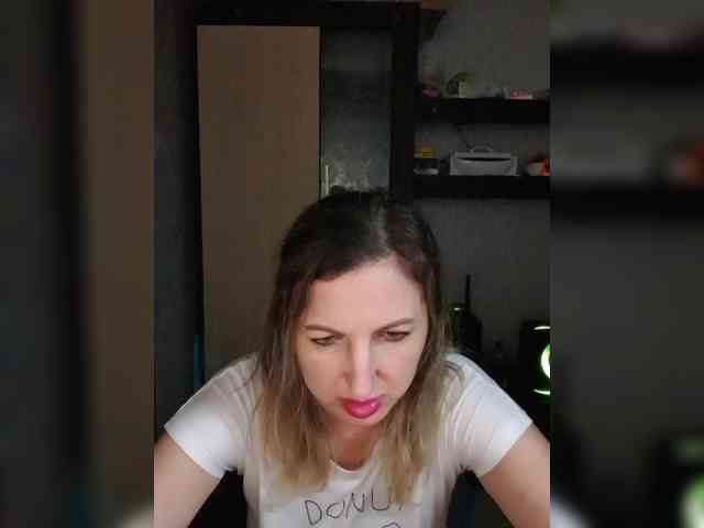 Nushka1984 webcam