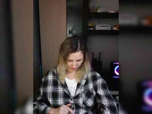 Nushka1984 webcam