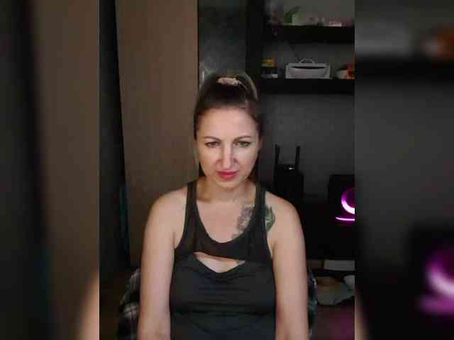 Nushka1984 webcam