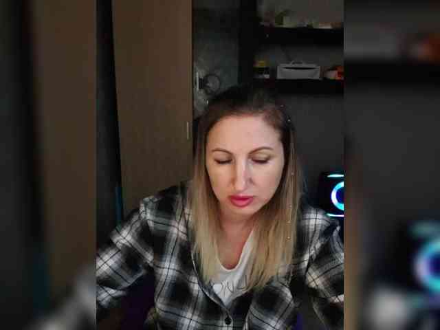 Nushka1984 webcam