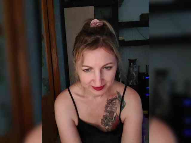 Nushka1984 webcam