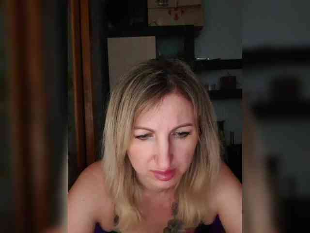 Nushka1984 webcam