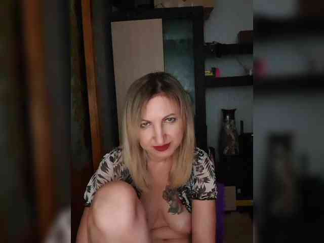 Nushka1984 webcam