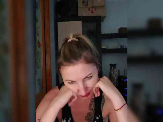Nushka1984 webcam