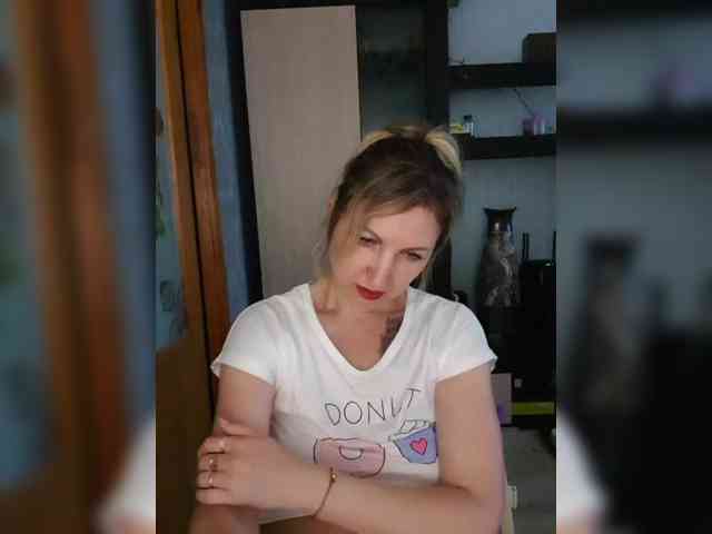 Nushka1984 webcam