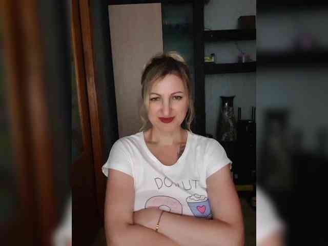 Nushka1984 webcam