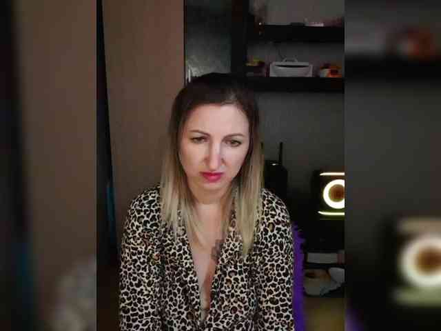 Nushka1984 webcam