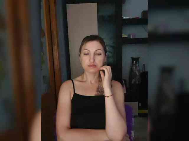 Nushka1984 webcam