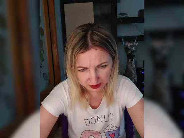 Nushka1984 webcam