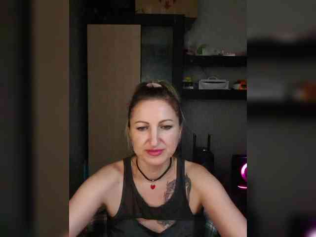 Nushka1984 webcam
