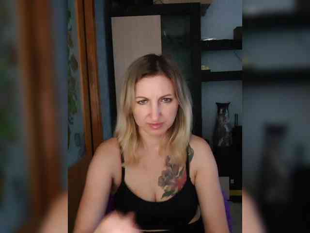 Nushka1984 webcam