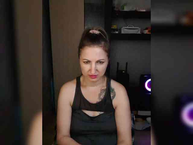 Nushka1984 webcam