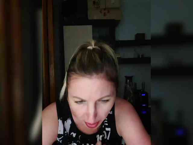 Nushka1984 webcam
