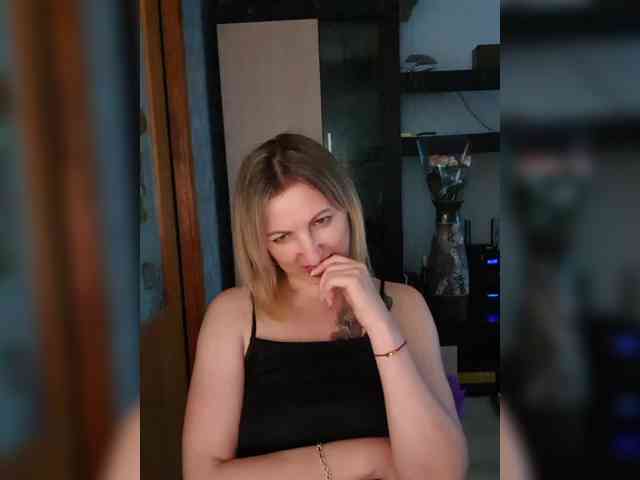 Nushka1984 webcam