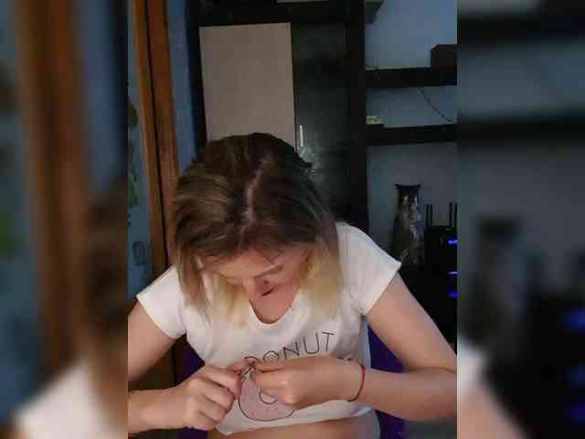 Nushka1984 webcam