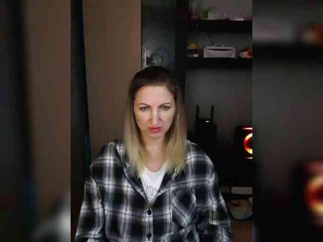 Nushka1984 webcam