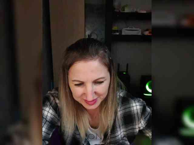 Nushka1984 webcam