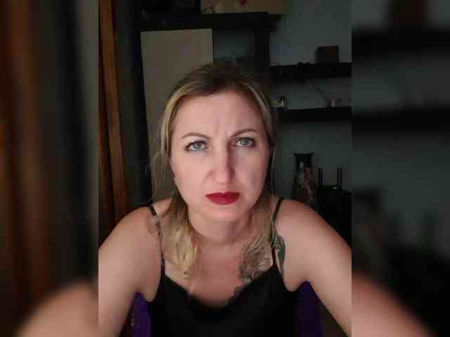 Nushka1984 webcam
