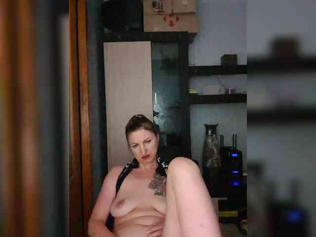 Nushka1984 webcam