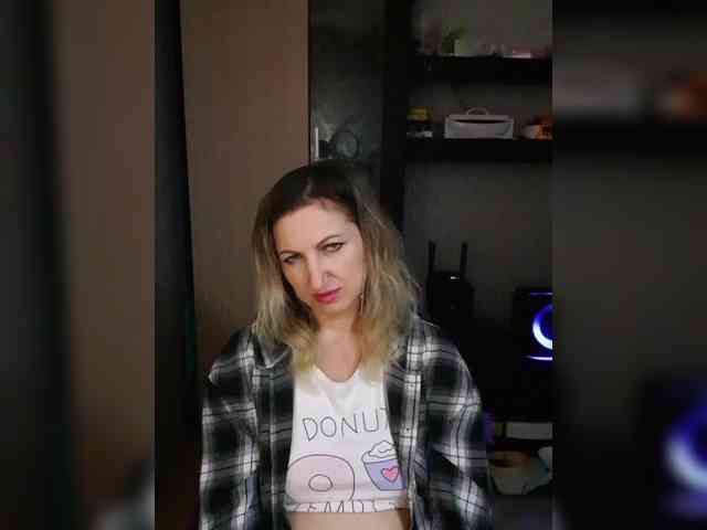 Nushka1984 webcam