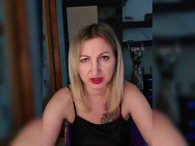 Nushka1984 webcam