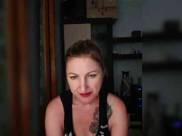 Nushka1984 webcam