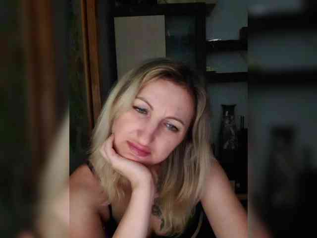 Nushka1984 webcam